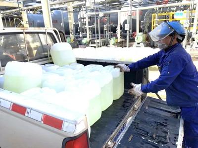 守望相助，同心抗疫 上海某工厂无偿捐献46万瓶84消毒液彰显社会责任